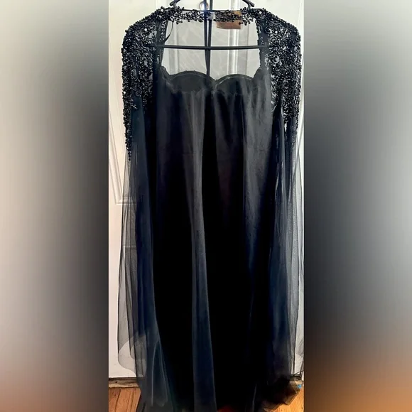 Black Evening gown strapless formal dress with cape for mother of the bride - Picture 6 of 13